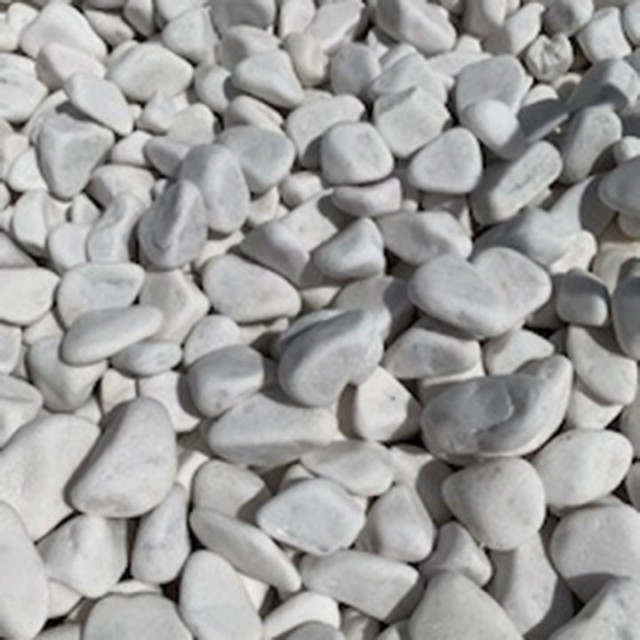 Beli oblutak 4-5cm na dzak 25kg- Prirodni kamen