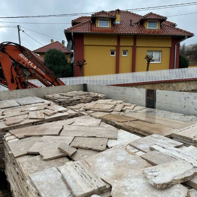 Travertin lomljeni - Beli
